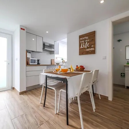 Casas Com Amoras In Serra Da Pescaria